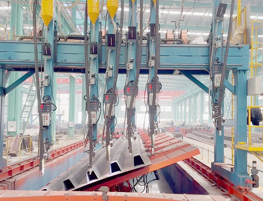 U-Rib External Welding Machine